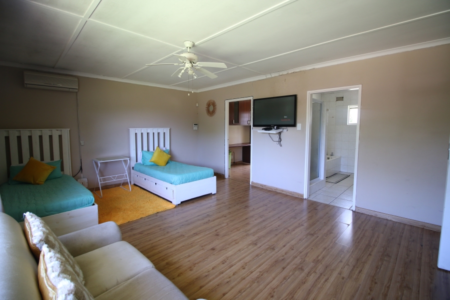 5 Bedroom Property for Sale in Gonubie Eastern Cape